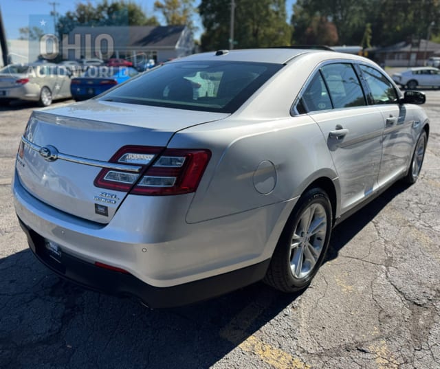 2013 Ford Taurus SEL - photo 10