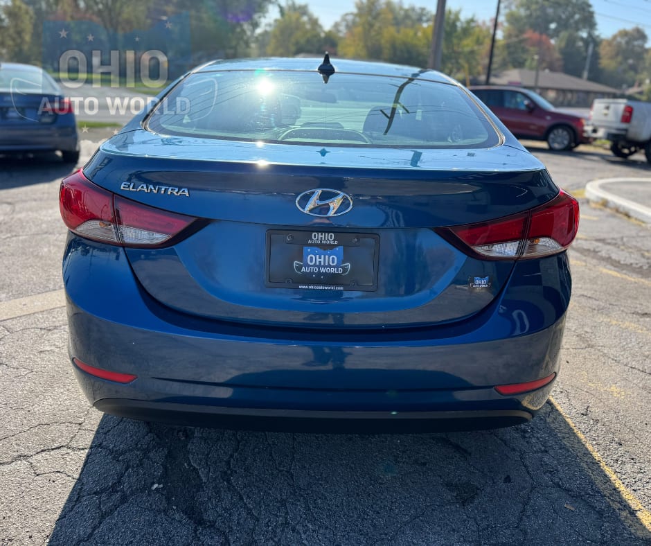 2015 Hyundai Elantra - photo 3