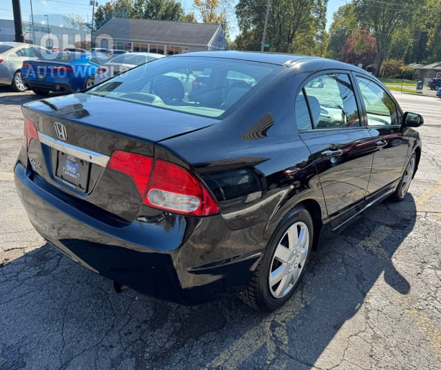 2011 Honda Civic LX - photo 4