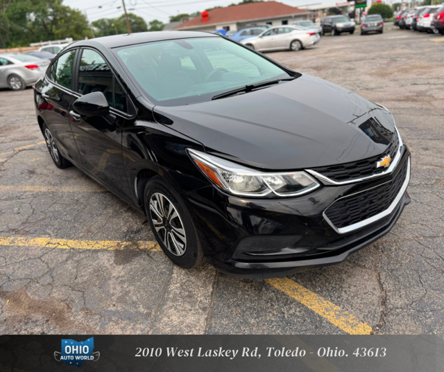 2017 Chevrolet Cruze LS - photo 1